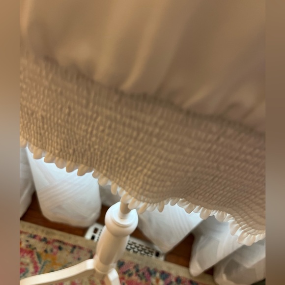 WHITE HOUSE BLACK MARKET White with Turquoise Embroidered Flowers Top - Picture 5 of 10